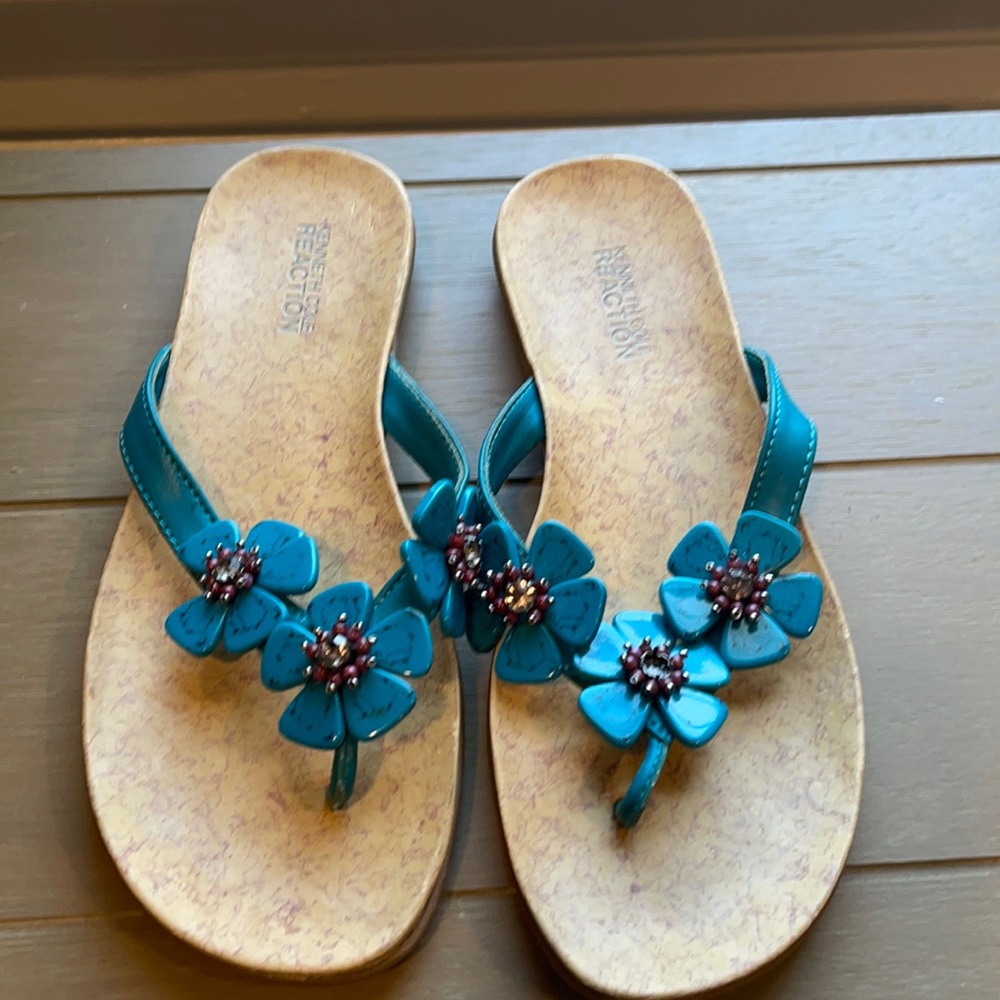 Kenneth Cole Reaction Flip Flops